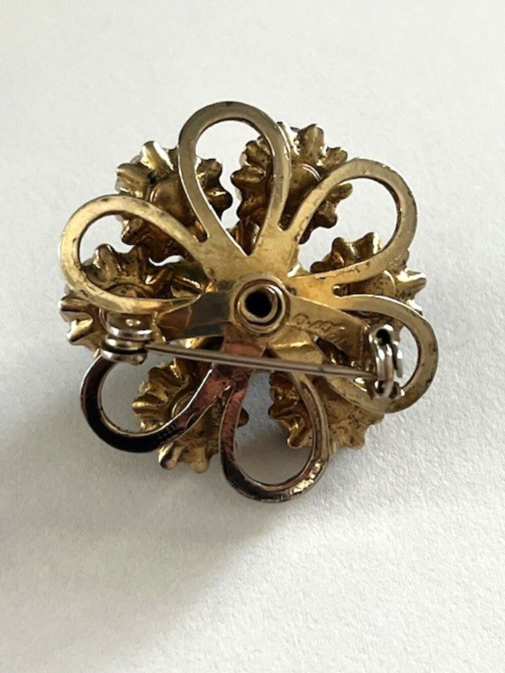 Vintage Coro Brooch Floral Green Stone Gold Tone Setting - Picture 6 of 8